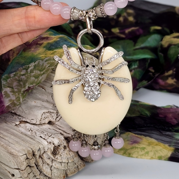 Natural Stones Rose Quartz Spider 🕷 Pendant Jewelry Silver Necklace - Picture 9 of 11